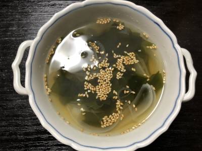 新たまねぎとわかめのスープ