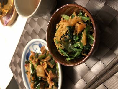 ほうれんそうと海藻、にんじんのナムル