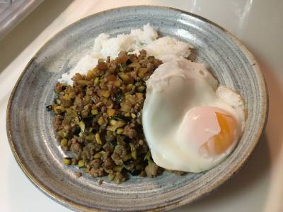 ズッキーニとセルリーのそぼろごはん