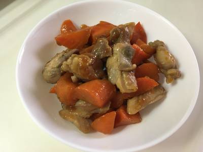 春にんじんと鶏肉の炒め煮