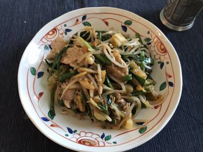 もやしと豚バラと油揚げのピリ辛炒め