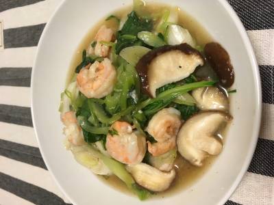 えびとチンゲンサイの炒め物