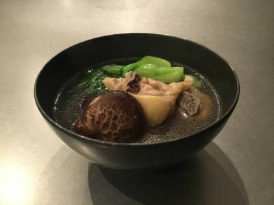 鶏肉と干ししいたけのスープ