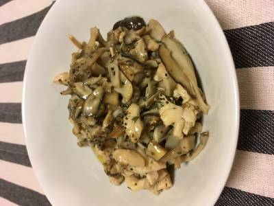 鶏肉ときのこのホットサラダ