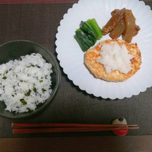 鶏ひき肉と豆腐のハンバーグ