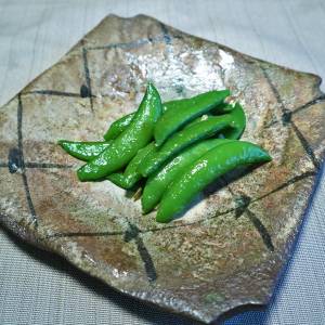 スナップえんどうの塩炒め