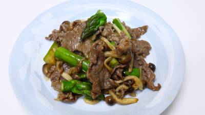 たたきアスパラと牛肉の炒め物