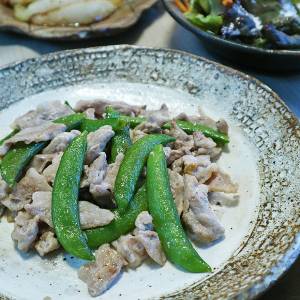スナップえんどうと豚肉の塩炒め