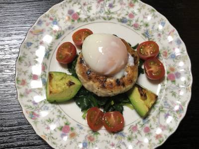 豆腐のつくねバーグ 温玉のせ