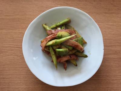 アスパラベーコンとアボカド炒め