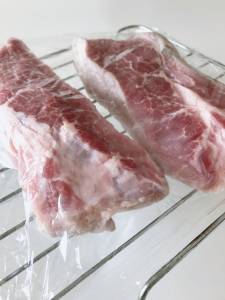 豚肉の乳酸発酵漬け（発酵豚）