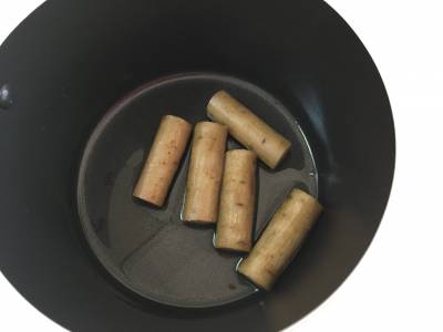 フライパン蒸しごぼう