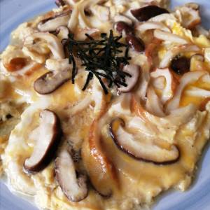 しいたけとちくわの卵とじ