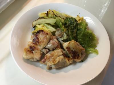 鶏とキャベツの塩蒸し焼き