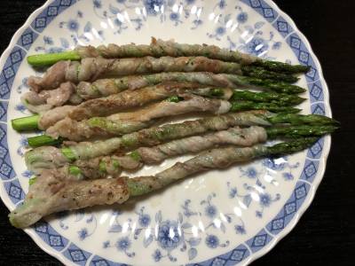 アスパラの肉巻き