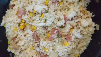 ベーコンと野菜のバターじょうゆ焼き飯