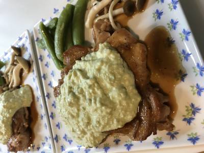 照り焼きチキン アボカドソース