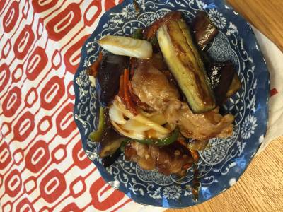 ピーマンと豚肉の黒酢炒め