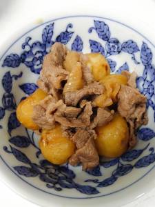 新じゃがと牛肉の甘辛煮