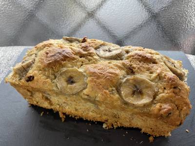 レーズンアンドバターでつくるバナナケーキ