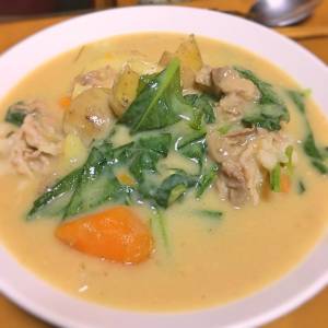 小松菜と豚肉のミルクスープ