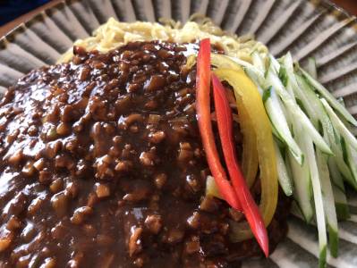 ジャージャー麺