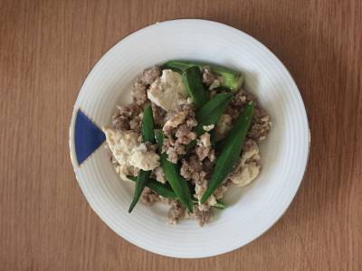 オクラとひき肉、豆腐のチャンプルー