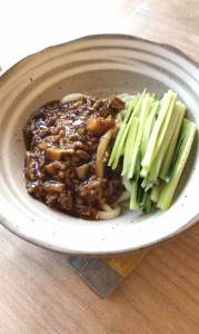 ジャージャー麺