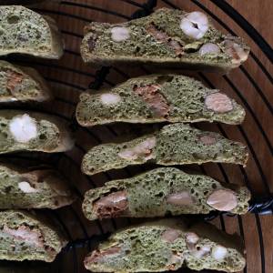 抹茶とホワイトチョコのビスコッティ