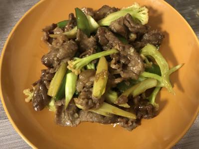 ブロッコリーと牛肉のオイスターソース炒め