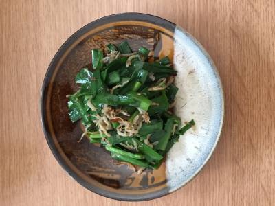 にらとカリカリじゃこ炒め