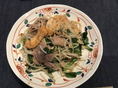 もやしと豚バラと油揚げのピリ辛炒め