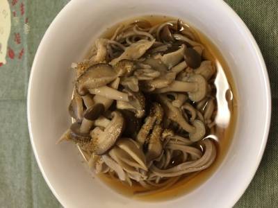 期間限定きのこそば