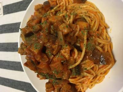 なすとトマトのパスタ
