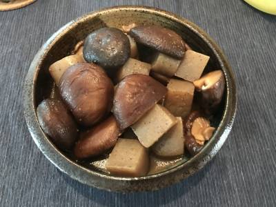 しいたけとこんにゃくのピリ辛煮
