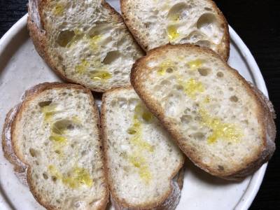 オリーブ油たっぷりのバゲット