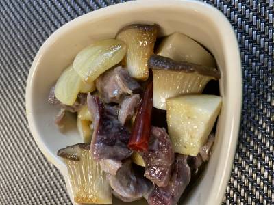 砂肝とマッシュルームのアヒージョ