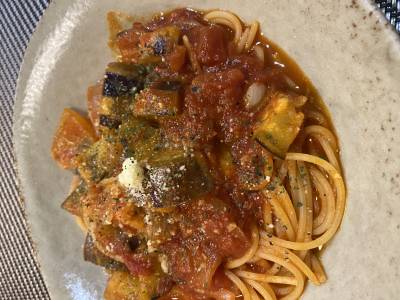 なすとトマトのパスタ
