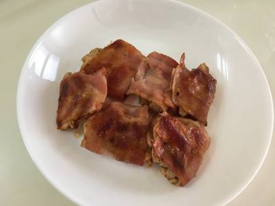 鶏肉のベーコン巻き