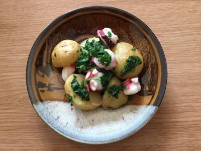 新じゃがとたこの炒め物