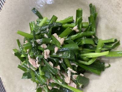 にらとツナの炒め物