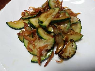 ズッキーニと桜えびの炒め物