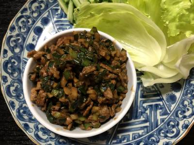 肉みそレタス包み