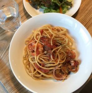 魚介のトマトスープ煮