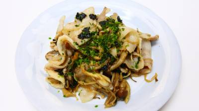 きのこと豚バラの磯辺炒め