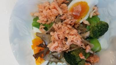 サーモンエッググリル