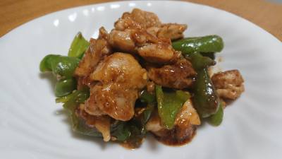 ピーマンと鶏肉のソース炒め