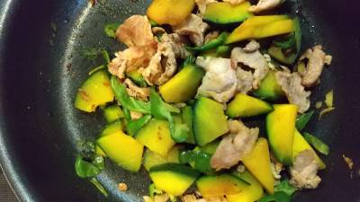 かぼちゃと豚肉のピリ辛炒め