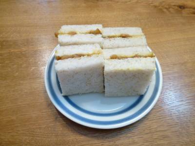 いちごジャムとマーマレードのフローズンロールサンド弁当