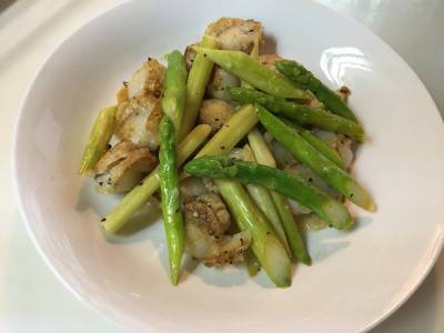 帆立てとアスパラのソテー